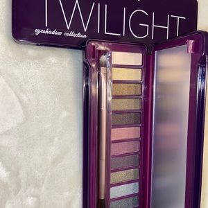 Eyeshadow palette